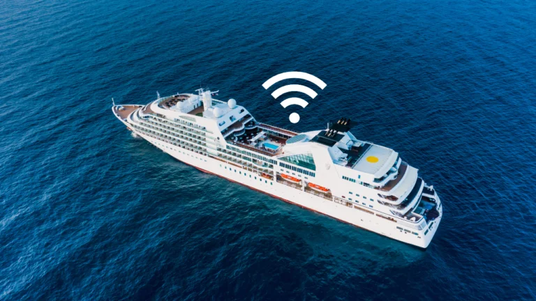 Internet na statku – jak działa i ile kosztuje?