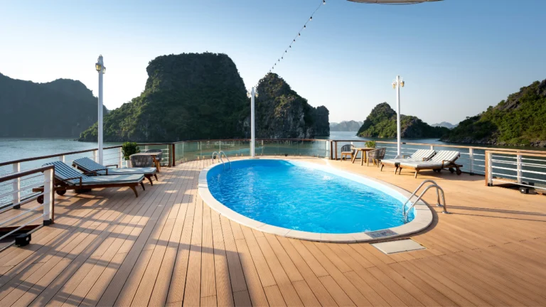 Rozrywki na pokładzie – co oferują statki wycieczkowe?